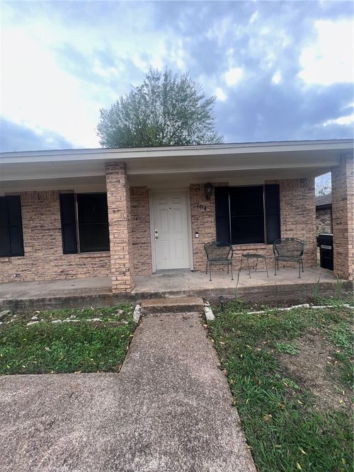 704 San Saba Dr, College Station, TX, 77845-6523 | Card Image