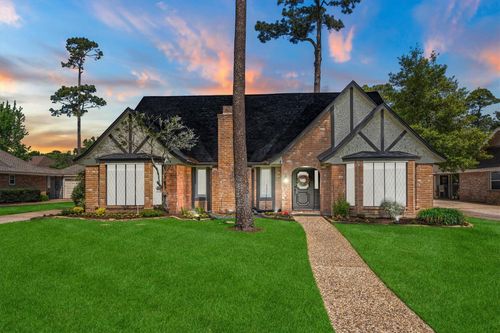 5614 Spanish Oak Dr, Houston, TX, 77066-2443 | Card Image