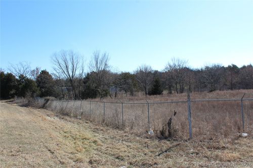 000 Main St, Quinton, OK, 74561 | Card Image