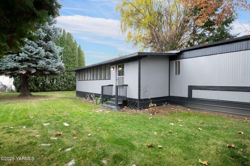 unit-30-408 W Pine St, Union Gap, WA, 98903-1972 | Card Image