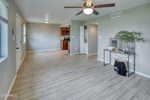 102-3402 N 32nd St, Phoenix, AZ, 85018-5611 | Card Image