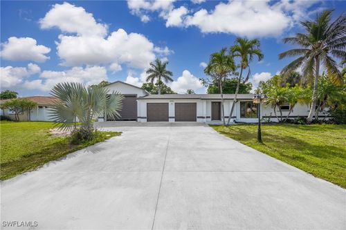 4656 Capri Dr, NAPLES, FL, 34103-2508 | Card Image