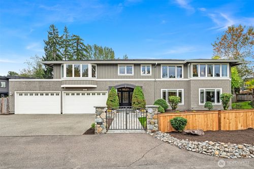1812 7th St W, Kirkland, WA, 98033-4858 | Card Image