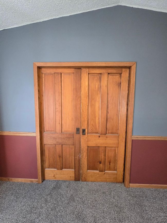 Pocket door between bedroom and laundry room | Image 28