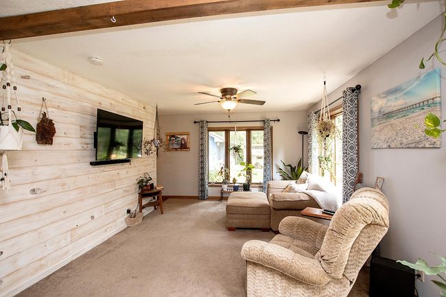 living room | Image 5
