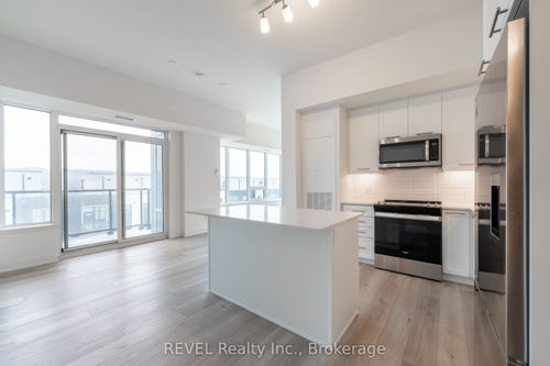 402-385 Winston Rd, Grimsby, ON, L3M4E8 | Card Image