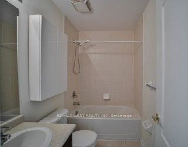 11 - 15 Old Colony Rd, House attached with 4 bedrooms, 4 bathrooms and 1 parking in Richmond Hill ON | Image 22