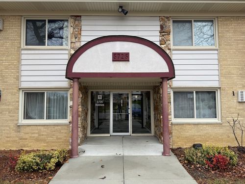 apt-15-5725 Holmes Ave, Clarendon Hills, IL, 60514-1624 | Card Image