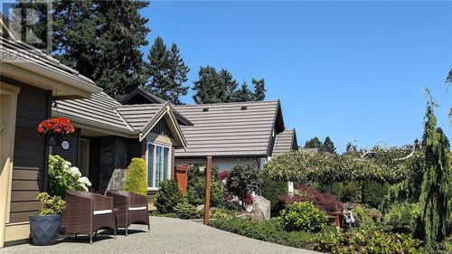 1037 Cantebury Pl, Qualicum Beach, BC, V9K0A1 | Card Image