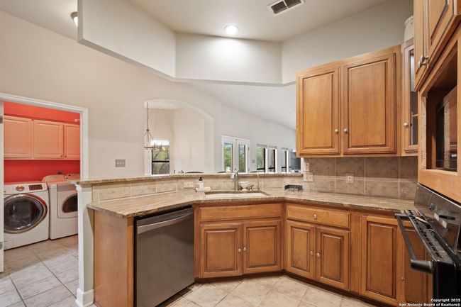 7 Mcinnis Ct, House other with 3 bedrooms, 3 bathrooms and null parking in Bulverde TX | Image 14