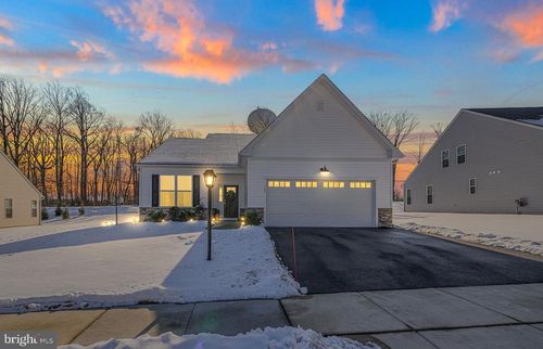 102 Lilac Ct, COATESVILLE, PA, 19320-2044 | Card Image