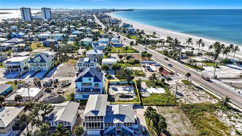 117 Hibiscus Dr, FORT MYERS BEACH, FL, 33931-3831 | Card Image