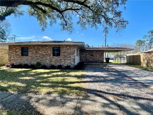 554 Stratford Dr, Harahan, LA, 70123-3847 | Card Image