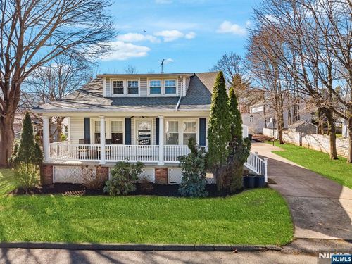 12 Chestnut St, Cresskill, NJ, 07626-2513 | Card Image