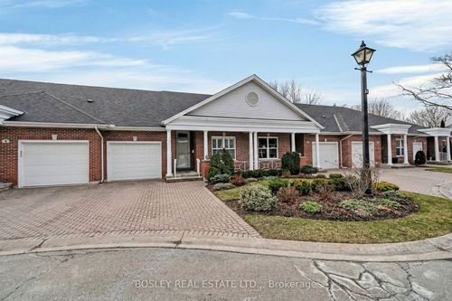 9-3381 Montrose Rd, Niagara Falls, ON, L2H0J9 | Card Image