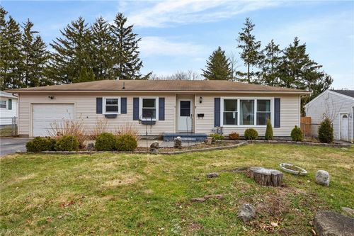 8 Merrydale Dr, Gates, NY, 14624-2916 | Card Image