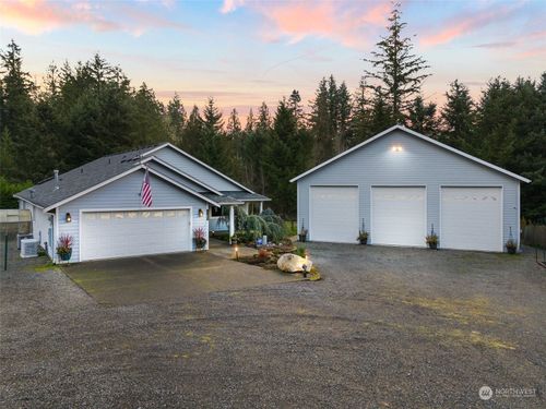 17116 Vail Loop Se, Rainier, WA, 98576 | Card Image