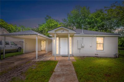 206 N Waco Street, House other with 3 bedrooms, 2 bathrooms and 1 parking in Mart TX | Image 1