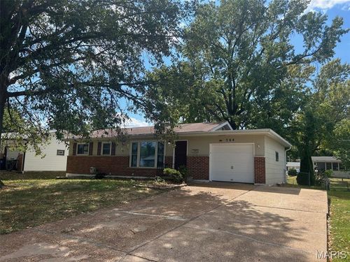 704 Holiday Ave, Hazelwood, MO, 63042-3322 | Card Image