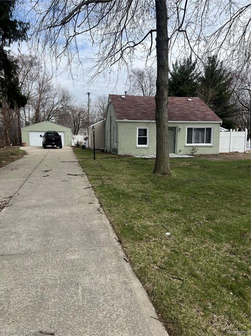 15230 Harrison St, Livonia, MI, 48154-3953 | Card Image