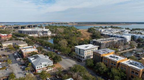 102-211 Seven Farms Dr, Daniel Island, SC, 29492-7553 | Card Image