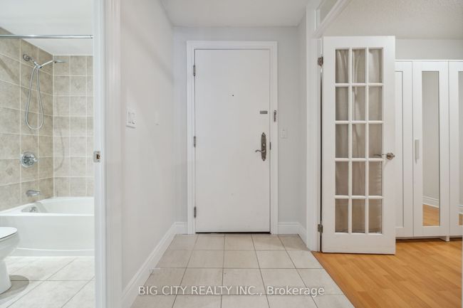208 - 51 Saddlecreek Dr, Condo with 2 bedrooms, 1 bathrooms and 1 parking in Thornhill ON | Image 5