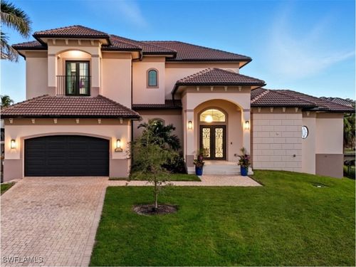 388 Pine Ave, NAPLES, FL, 34108-2353 | Card Image