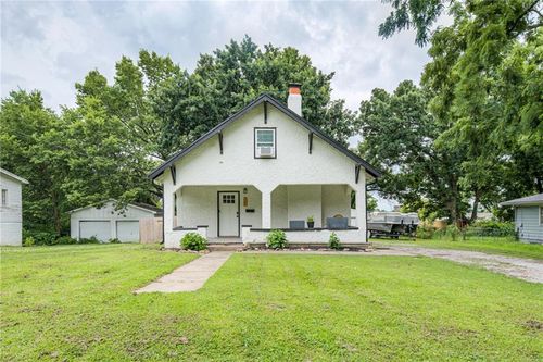 6033 Edith Ave, Kansas City, KS, 66104-1424 | Card Image