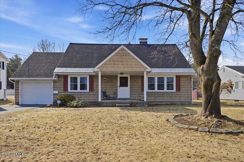 4 Washburn St, South Glens Falls, NY, 12803-5243 | Card Image