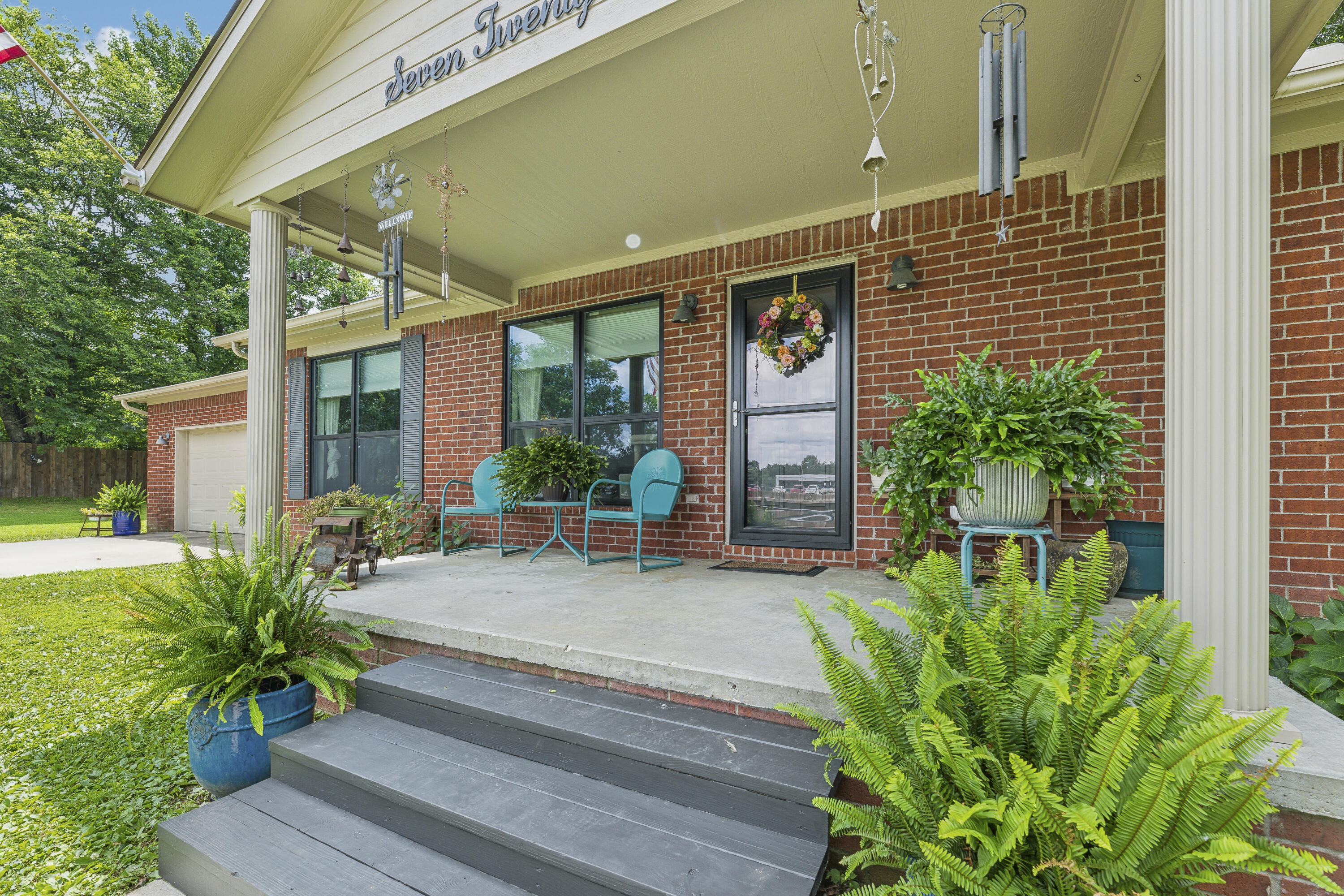 6th St, Hulbert, OK 74441