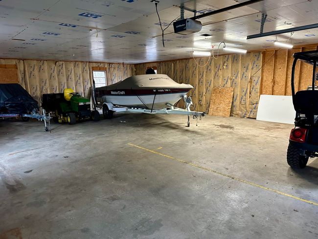 Garage | Image 25
