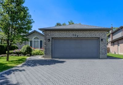 124 Rose Bridge Cres, House other with 2 bedrooms, 3 bathrooms and 4 parking in Cambridge ON | Image 2