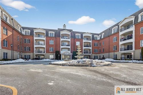 315-315 Regency Pl, Woodbridge, NJ, 07095-1036 | Card Image