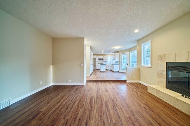 2811 Signal Hill Drive Sw, Home with 4 bedrooms, 3 bathrooms and 4 parking in Calgary AB | Image 10