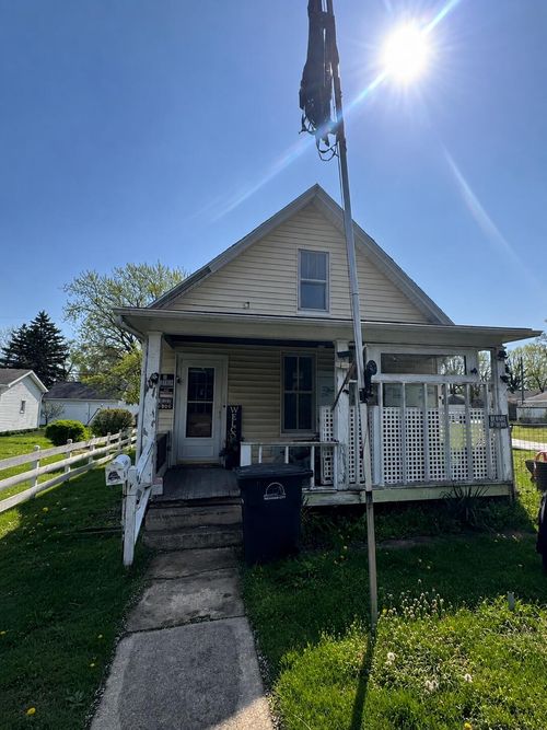 410 Hendricks St, Michigan City, IN, 46360-5166 | Card Image