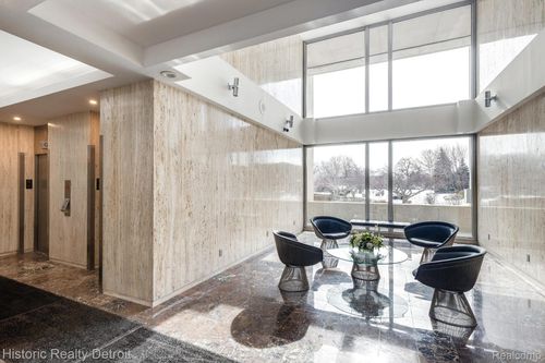apt-2502-1300 E Lafayette St, Detroit, MI, 48207-2924 | Card Image