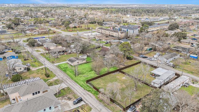 402 Bay Oaks Dr, Home with 0 bedrooms, 0 bathrooms and null parking in La Porte TX | Image 5