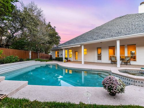 1624 Cabinwood Cv, Austin, TX, 78746-7323 | Card Image
