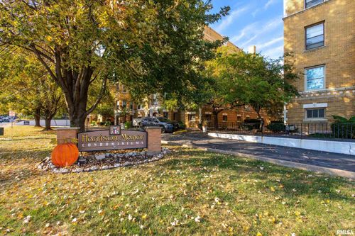 apt-d2-2504 N Harrison St, Davenport, IA, 52803-2733 | Card Image