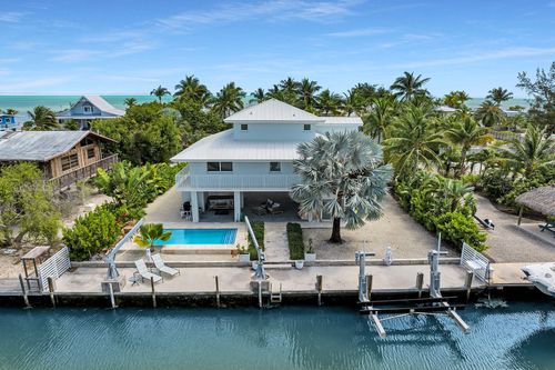 150 Columbus Dr, Islamorada, FL, 33036-3916 | Card Image