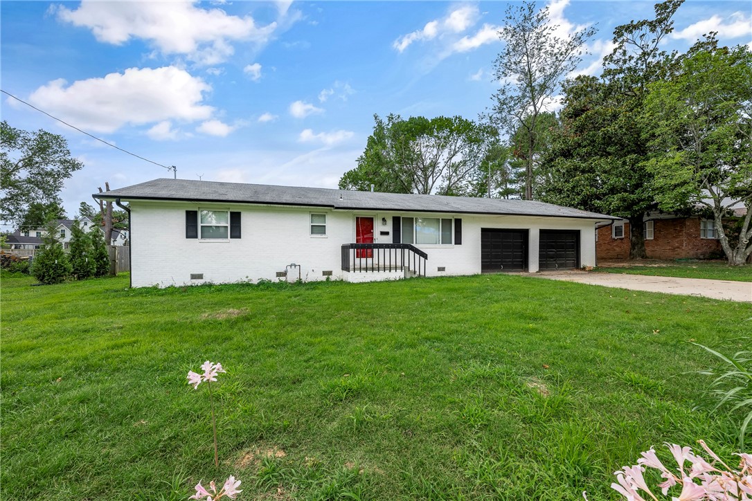 7th St, Bentonville, AR 72712