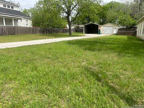 410 E Bandera Rd, Boerne, TX, 78006-2906 | Card Image