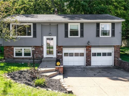 32653 Belle Rd, Avon Lake, OH, 44012-2123 | Card Image