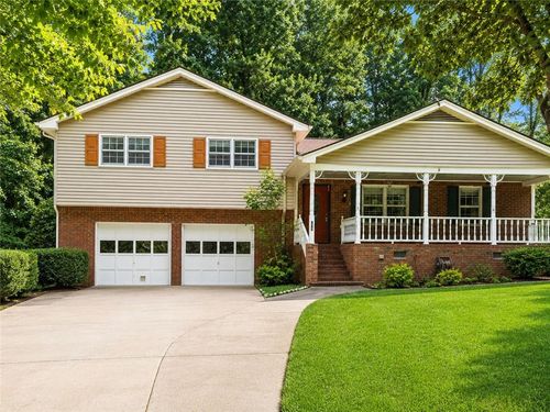 677 Bankshire Dr, Suwanee, GA, 30024-2605 | Card Image