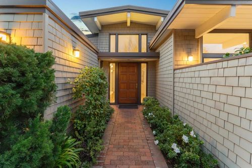 823 Sonoma Ter, Stanford, CA, 94305-1024 | Card Image