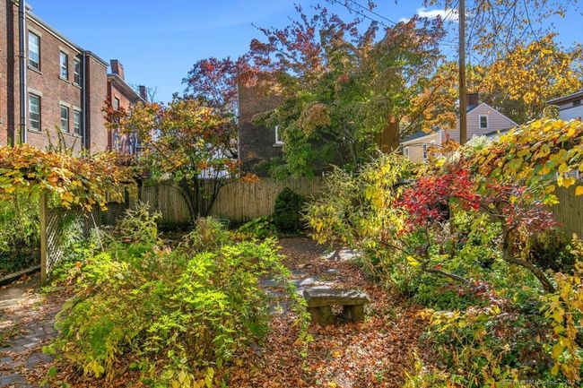 8 Academy St, Home with 6 bedrooms, 4 bathrooms and 2 parking in New Haven CT | Image 37