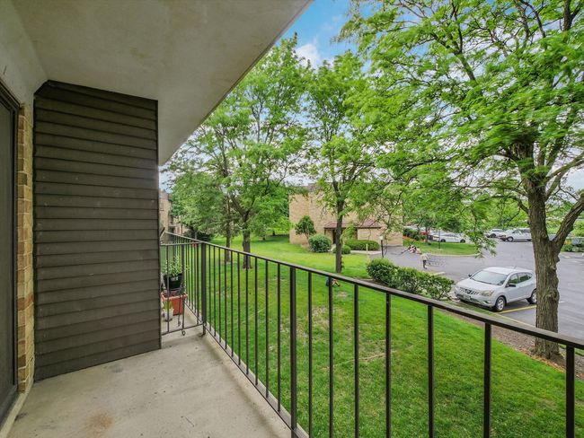 APT-202 - 5600 Astor Ln, Condo with 2 bedrooms, 1 bathrooms and 2 parking in Rolling Meadows IL | Image 17