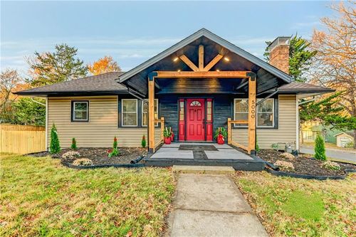 5000 Fontana St, Roeland Park, KS, 66205-1320 | Card Image