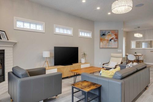 {{alt}} | Card Image