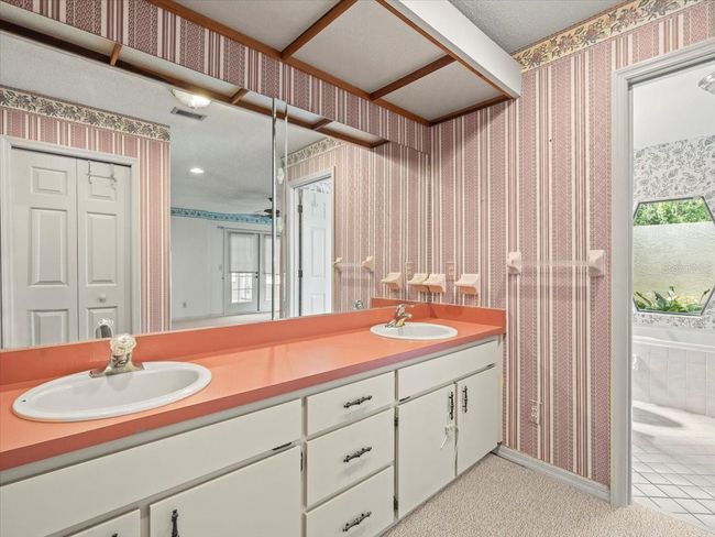 1015 Hastings Ct, House other with 3 bedrooms, 3 bathrooms and null parking in LUTZ FL | Image 21
